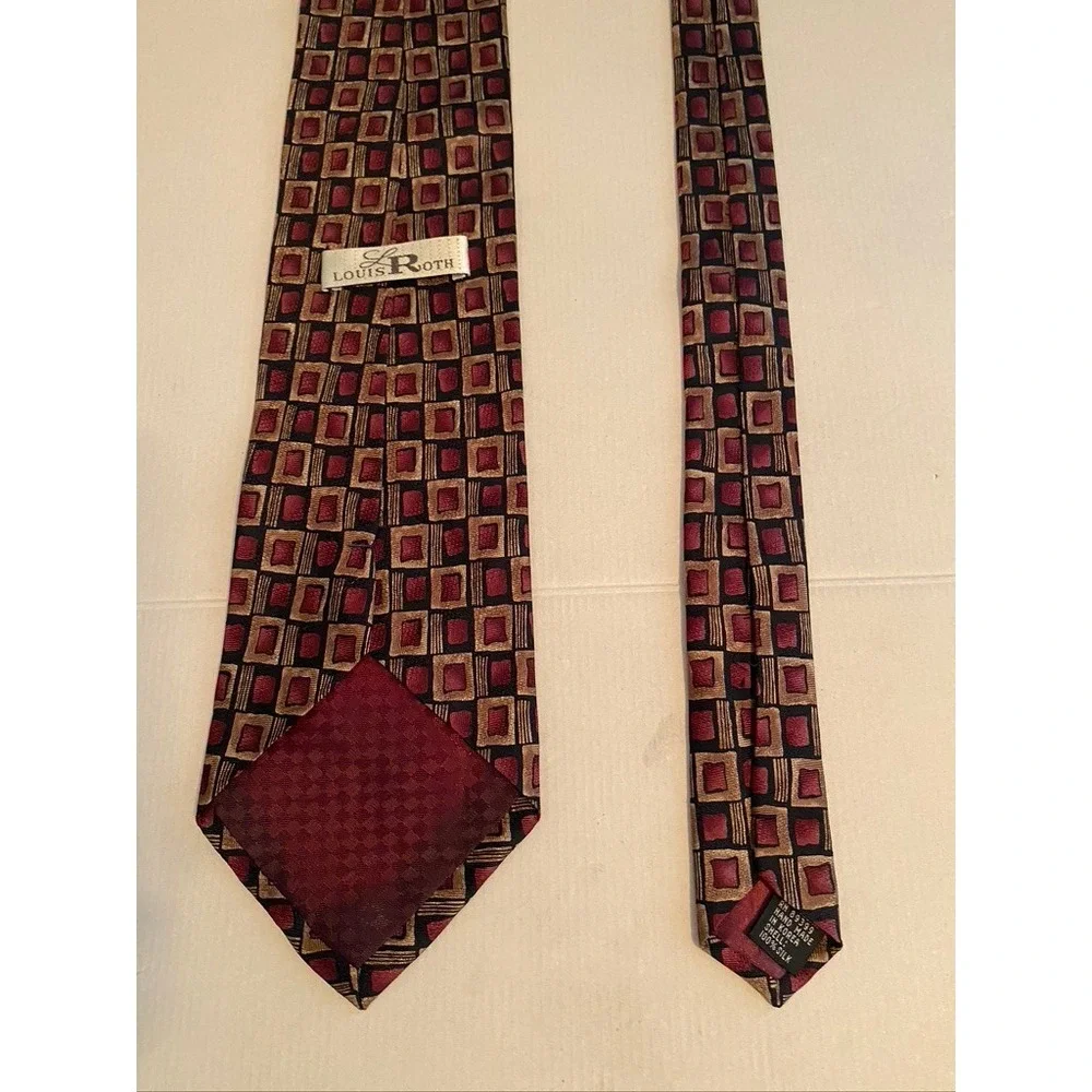 Louis Roth Mens Silk Tie Burgundy Gold Geometric Square Pattern Hand Made Korea